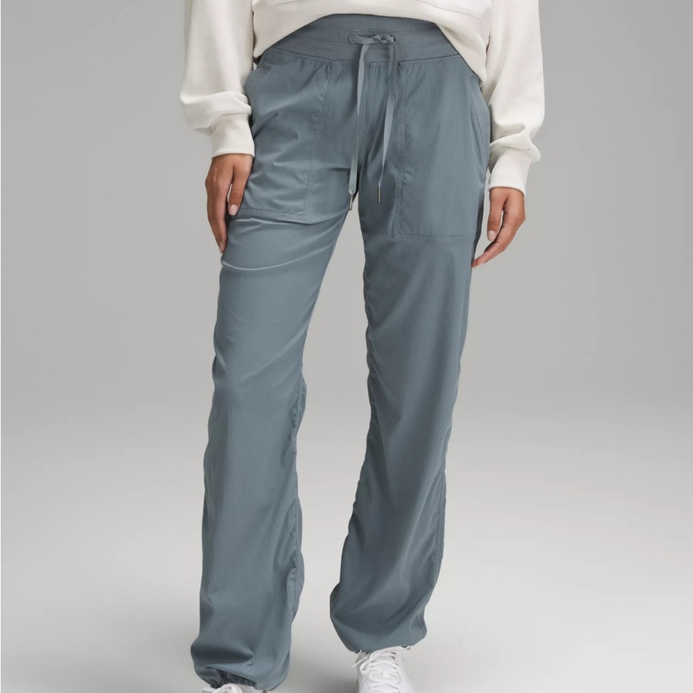 Dance Studio Mid-Rise Pant
*Short